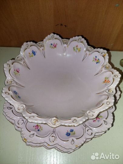 Тарелки розовый фарфор