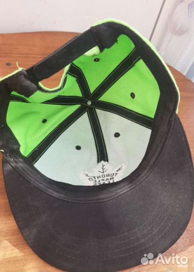 Бейсболки прямым козырьком Snapback