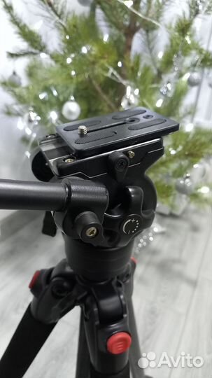 Штатив для фото и видеокамеры