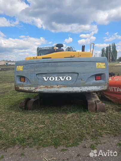 Гусеничный экскаватор Volvo EC240B LC по запчастям