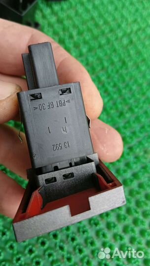 Кнопка аварийной сигнализации Opel Vectra C