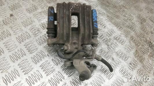 Суппорт тормозной задний правый volkswagen golf pl