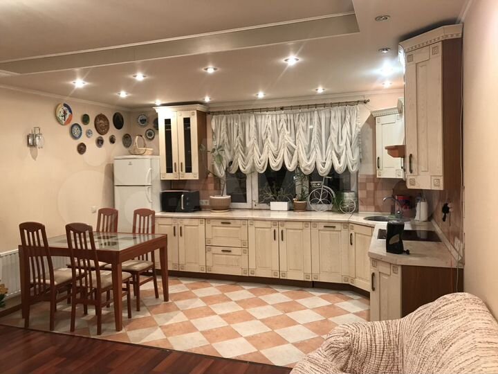 2-к. квартира, 66 м², 3/17 эт.