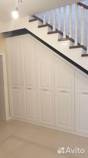 Шкаф под лестницу