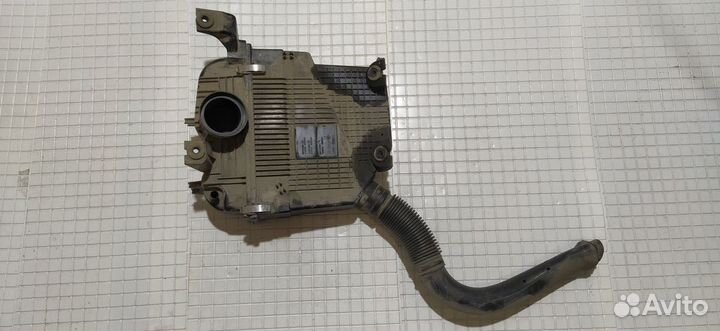 Корпус воздушного фильтра Renault Logan K7J