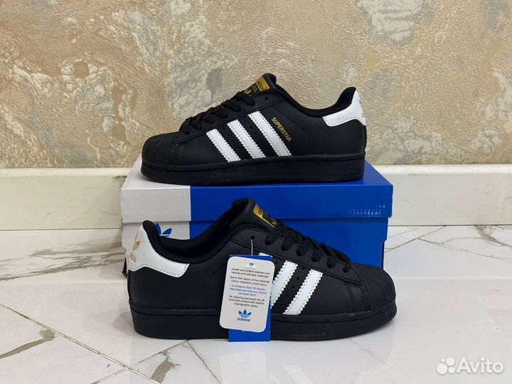 Adidas superstar