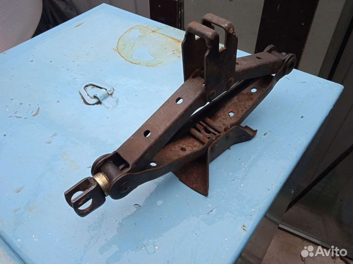 Домкрат для Suzuki Ignis