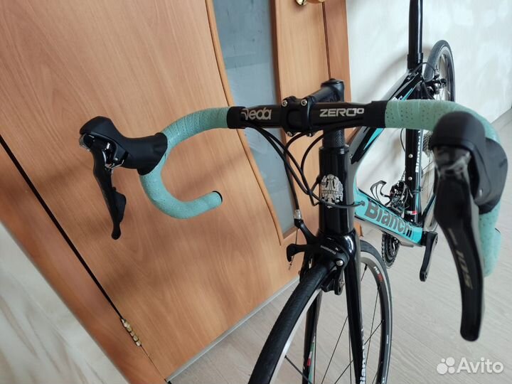 Новый шоссейный карбоновый велосипед Bianchi