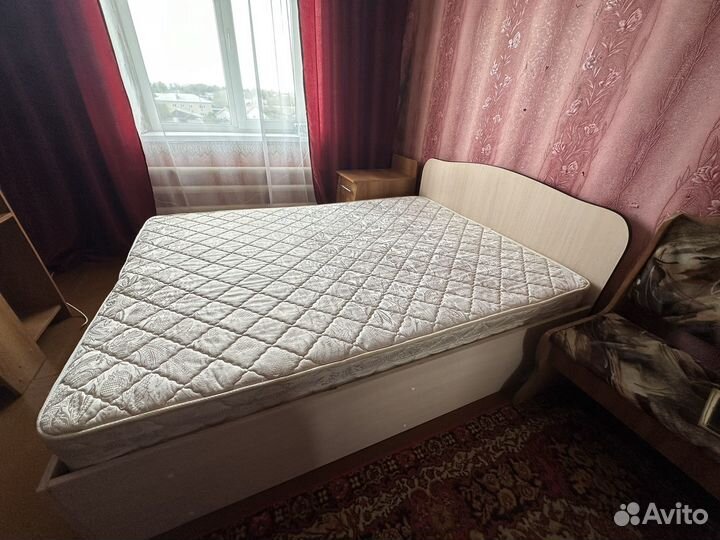 Спальный гарнитур