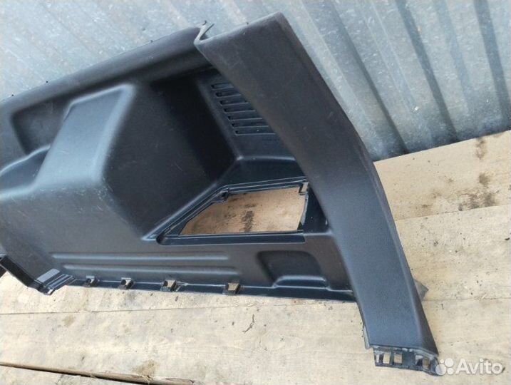 Обшивка багажника задняя правая Nissan X-Trail T31