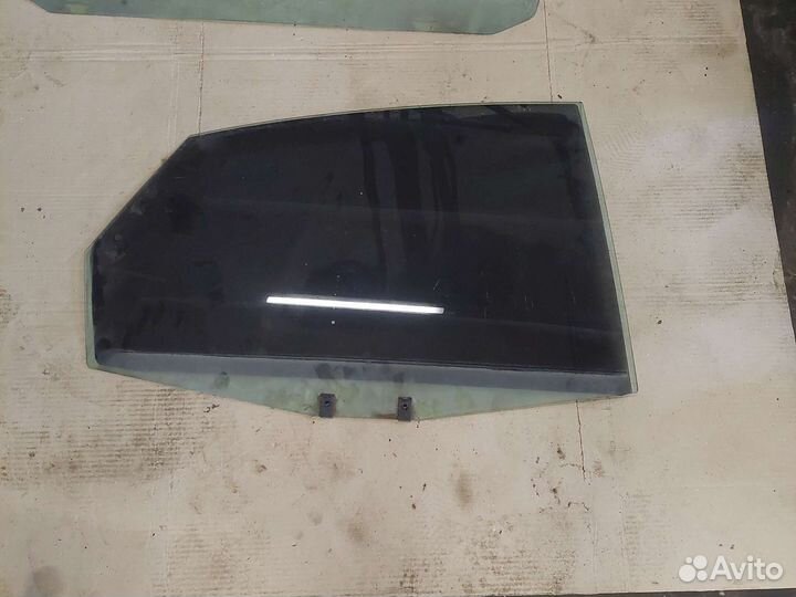 Стекло боковое Audi A6 C5 Ауди А6 ц5