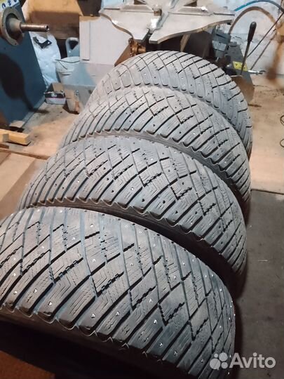 Goodyear Ultragrip Ice Arctic 225/55 R17