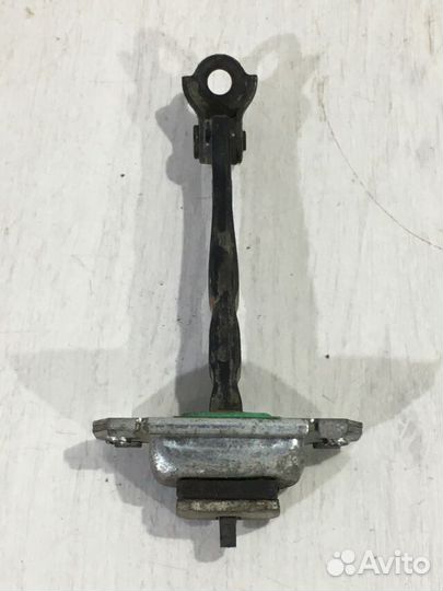 Ограничитель двери KIA RIO 4 1.4 ат седан