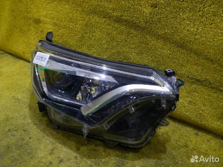 Фара правая Toyota RAV4