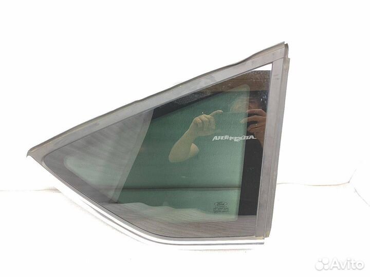 Форточка в крыло правая Ford Kuga CBV 2011 1737572