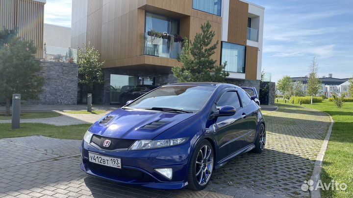 Капот с жабрами mugen Honda Civic 8 5D