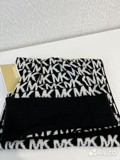 Комплект шапка и шарф женский