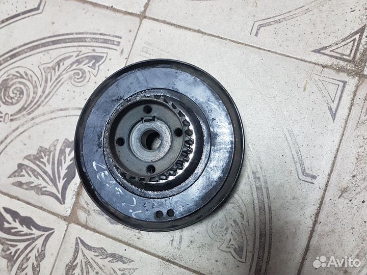 Шкив коленвала VAG 06A105243E с шестерней