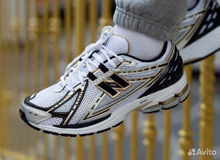 Элегантные кроссовки New Balance 1906R White Metal