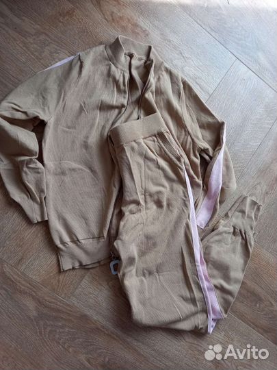 Спортивный костюм женский