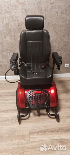 Инвалидная коляска с электроприводом