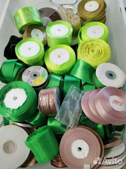 Цветы бусины лента бумага упаковка