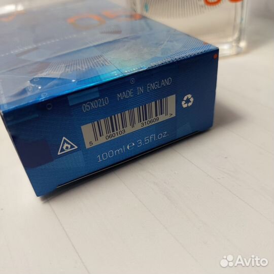 Molecule 05Escentric Molecules