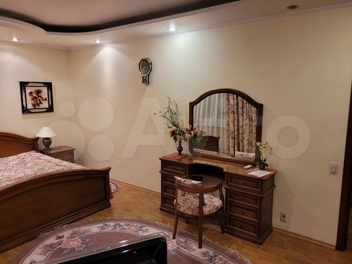 4-к. квартира, 142,4 м², 3/7 эт.