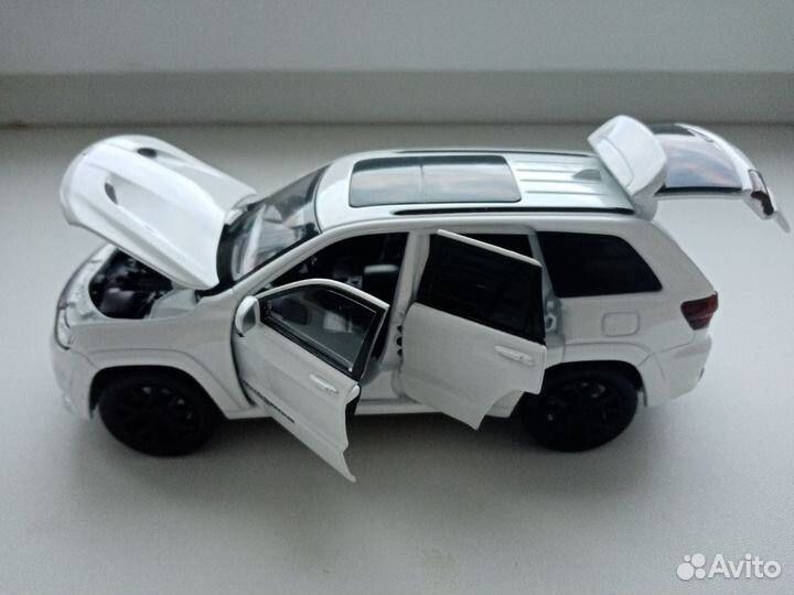 Jeep grand cherokee, 1:32