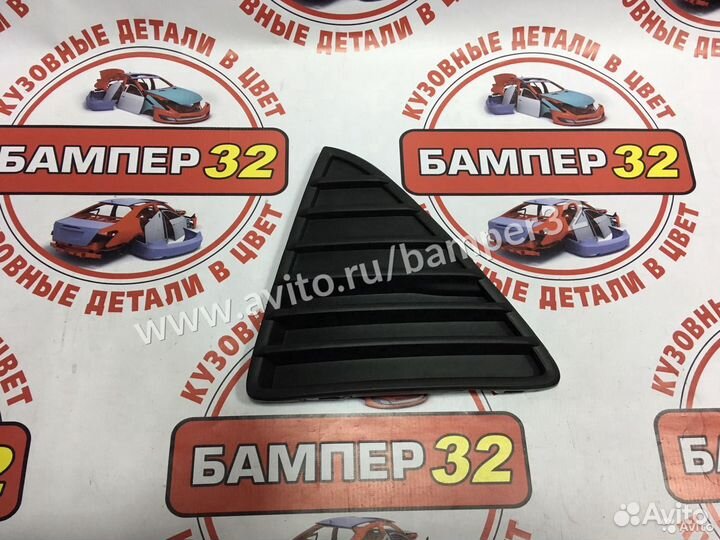 Решетка переднего бампера Фокус 3 левая чёрная
