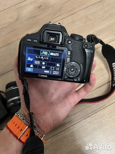 Зеркальный фотоаппарат Canon eos 550d