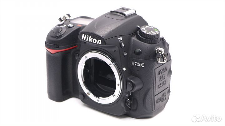 Nikon D7000 body в упаковке (пробег 10550 кадров)