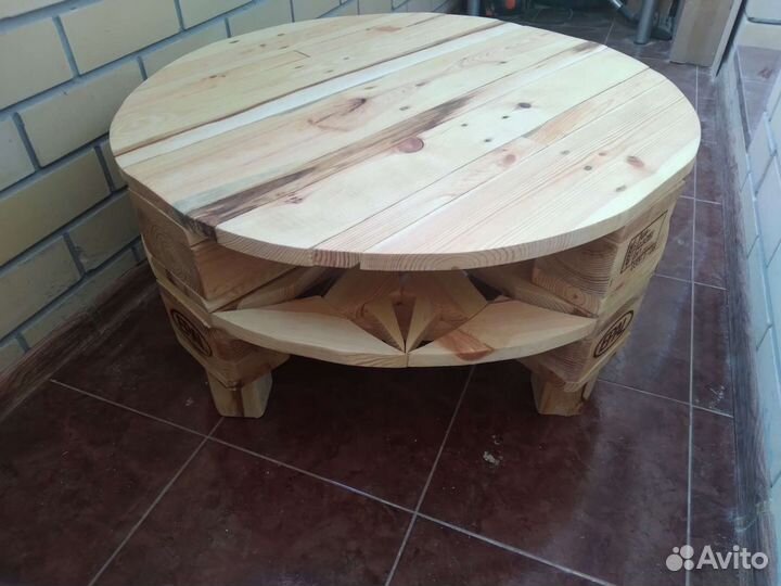 Продаётся журнальный столик