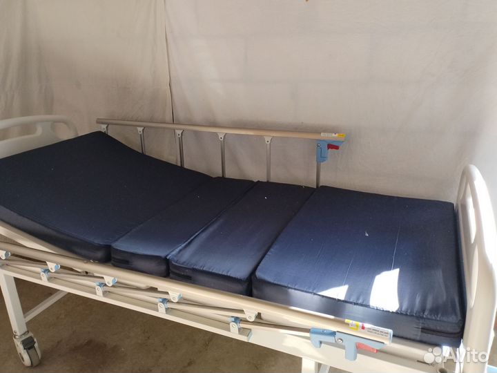 Медицинская кровать для лежачих больных