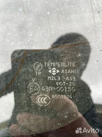 Форточка задняя левая mitsubishi pajero 4