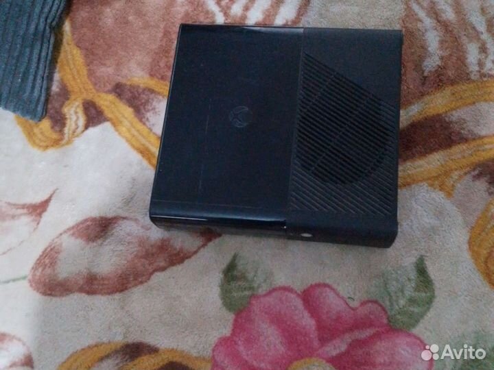 Xbox 360 elite,kinekt, диски,карта памяти на 250гб