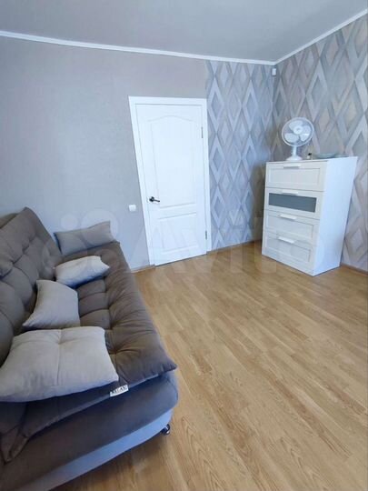 3-к. квартира, 90 м², 2/4 эт.