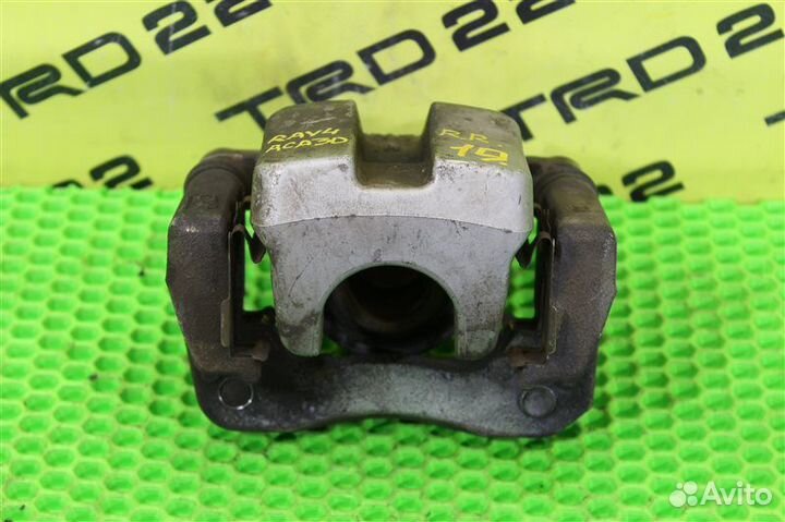 Суппорт задний правый Toyota Rav4 ACA30 1AZ-FE