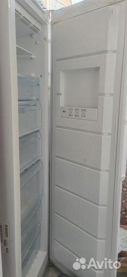 Морозильная камера Bosch GSN32V23RU