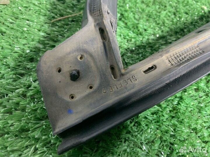 Уплотнитель двери передний левый Kia Sportage G4KD