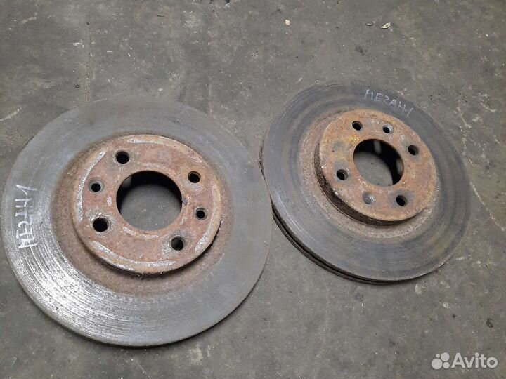 Передний тормозной диск Renault megane 1