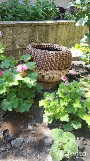 Кашпо для цветов из искусственного ротанга