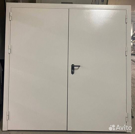 Тамбурная дверь