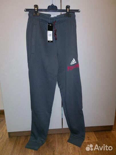 Спортивный костюм adidas новый xs