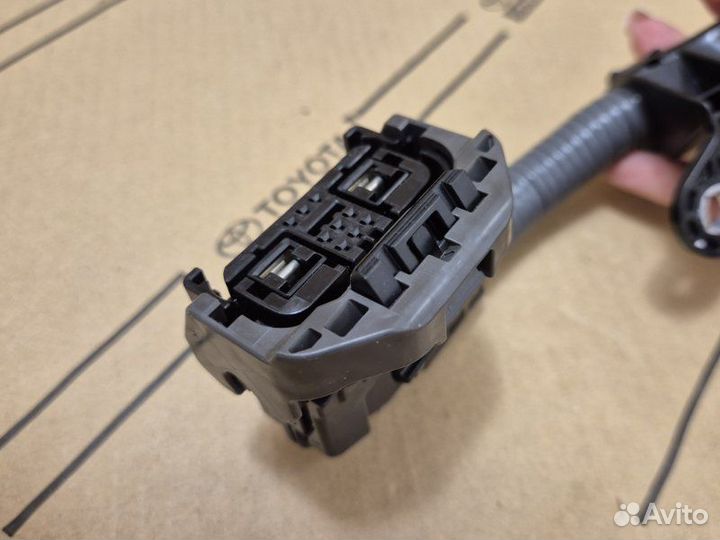 Фишка проводки АКПП Toyota Rav4 50
