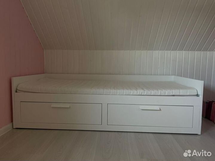 Кровать IKEA brimnes