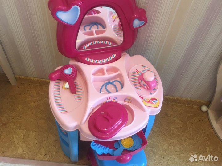 Детский туалетный столик