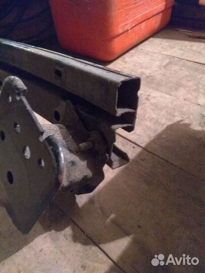 Усилитель заднего бампера Тигуан