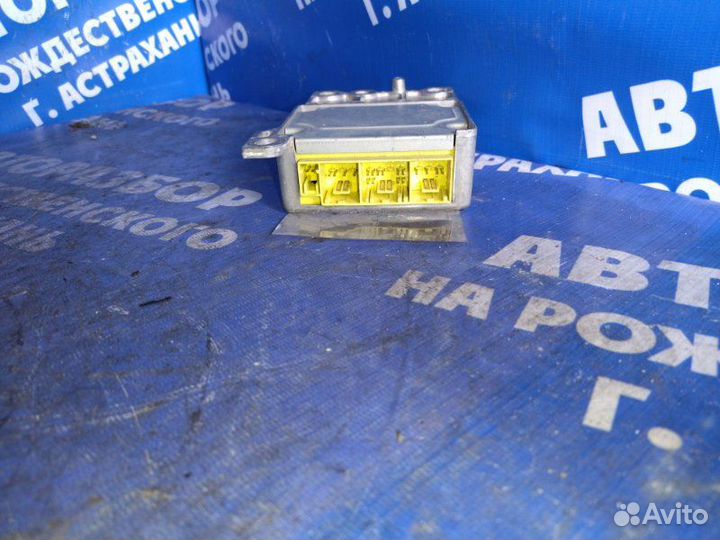 Блок управления airbag Nissan Bluebird хэтчбек