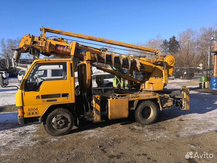 Автобуровая ямобур гусеничная